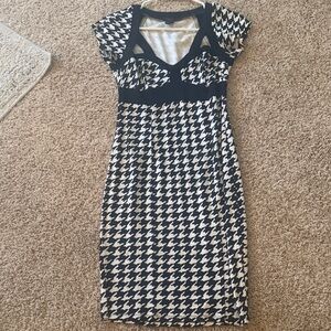 2B Bebe Black and White Houndstooth Midi Dress